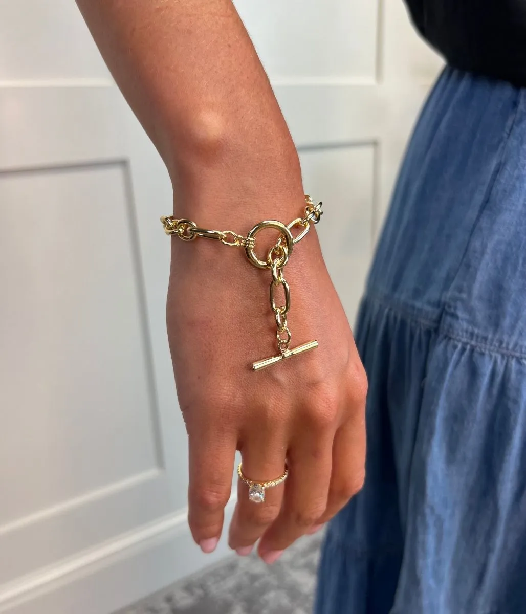 Gold Curb Chain T-bar Bracelet