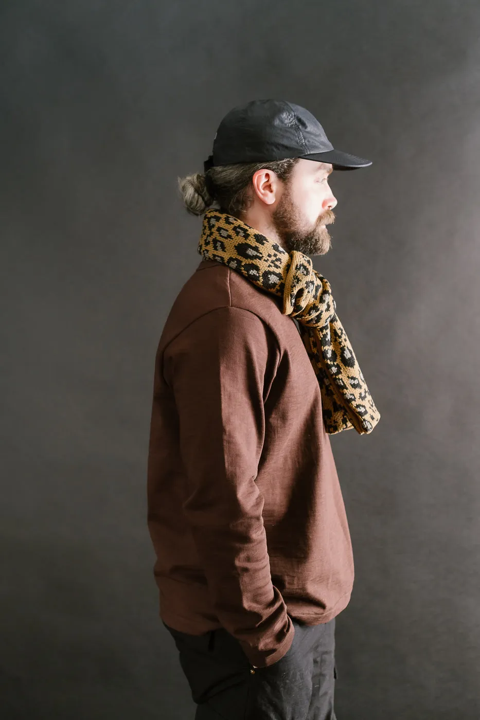 R5076 - Reversible Leopard Chunky Muffler Scarf - Beige