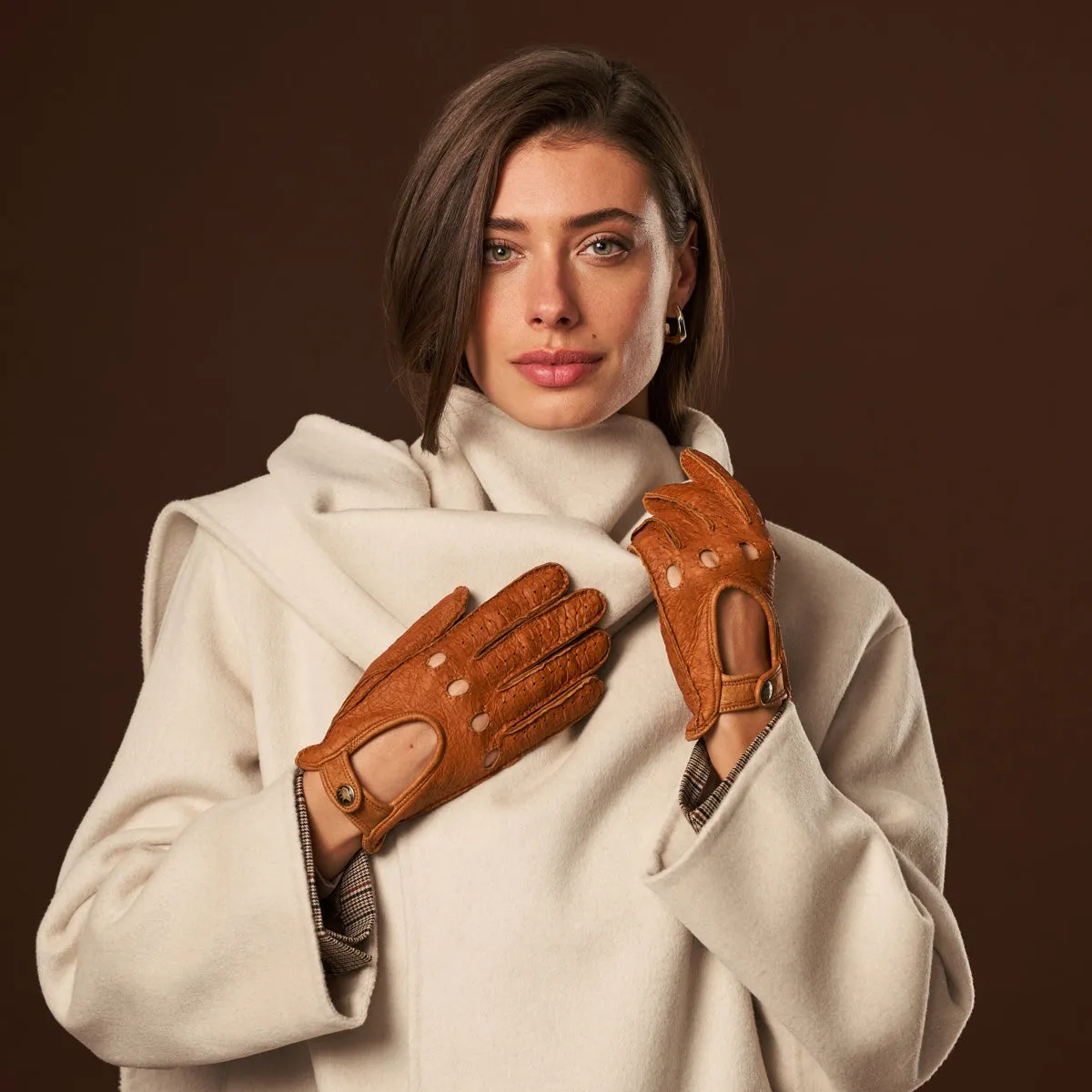 Raffaella (brown) – Luxurious Italian peccary driving gloves