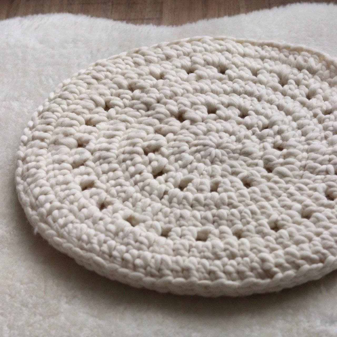 Sand Dollar Cushion Crochet Kit