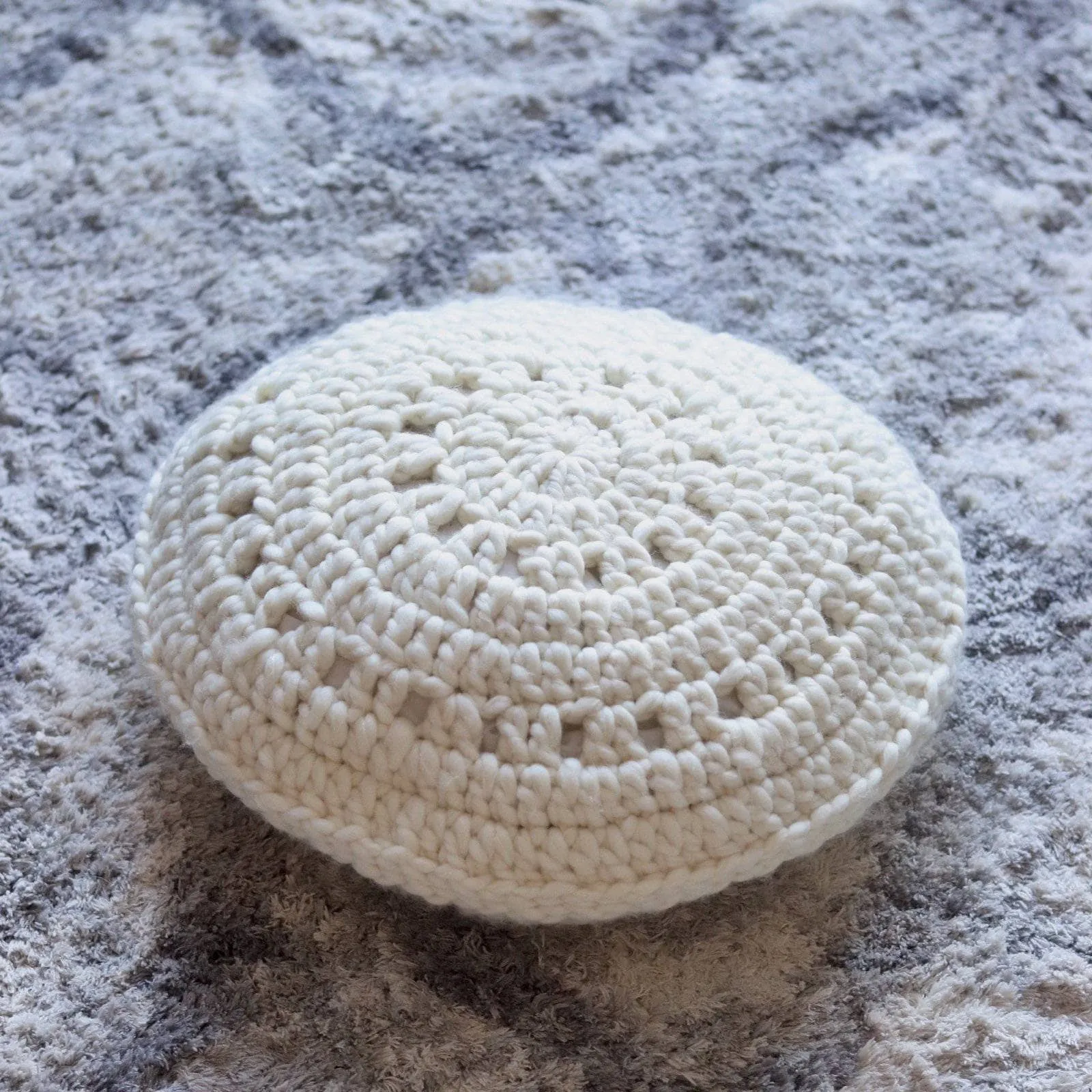 Sand Dollar Cushion Crochet Kit